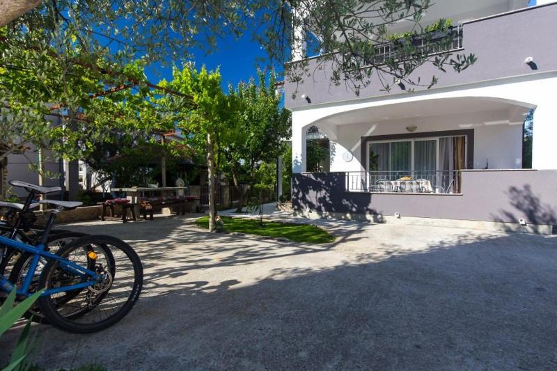 Apartments Hajl Krk Town Εξωτερικό φωτογραφία