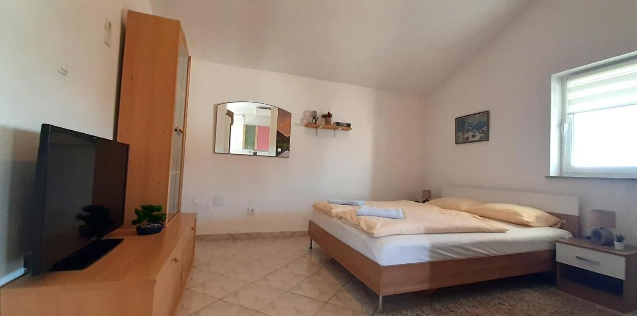 Apartments Hajl Krk Town Εξωτερικό φωτογραφία