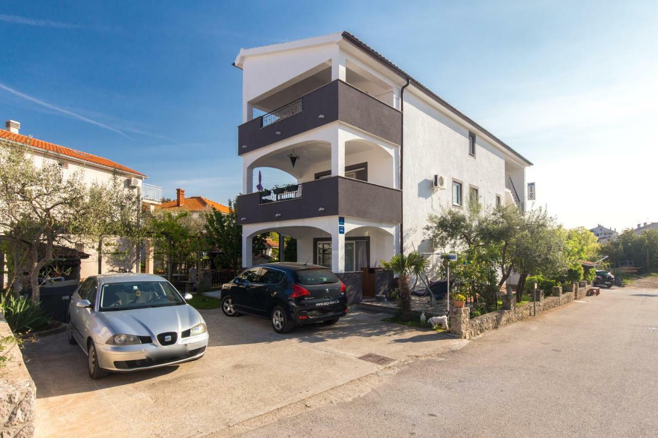 Apartments Hajl Krk Town Εξωτερικό φωτογραφία