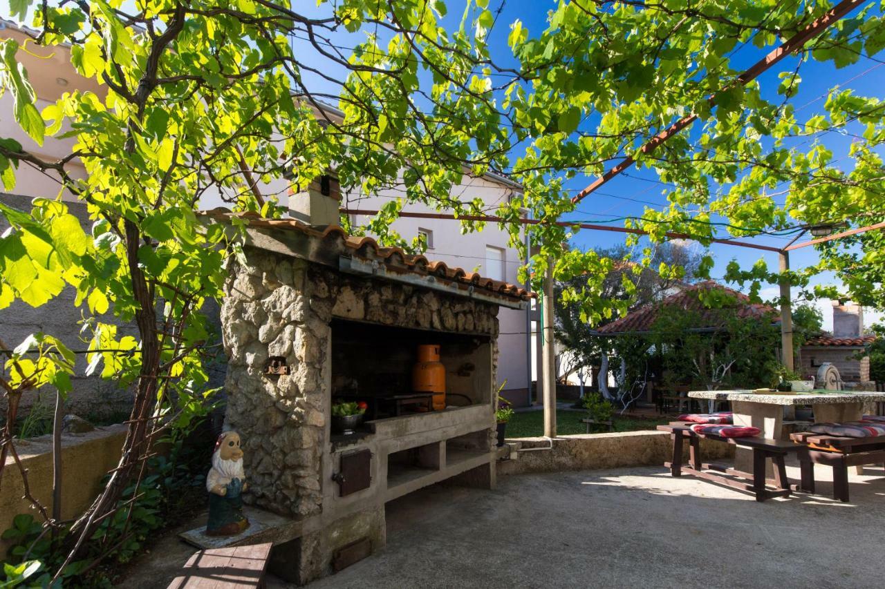 Apartments Hajl Krk Town Εξωτερικό φωτογραφία